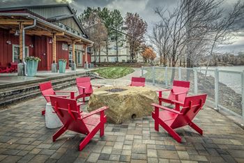 Gas fire pit with seating